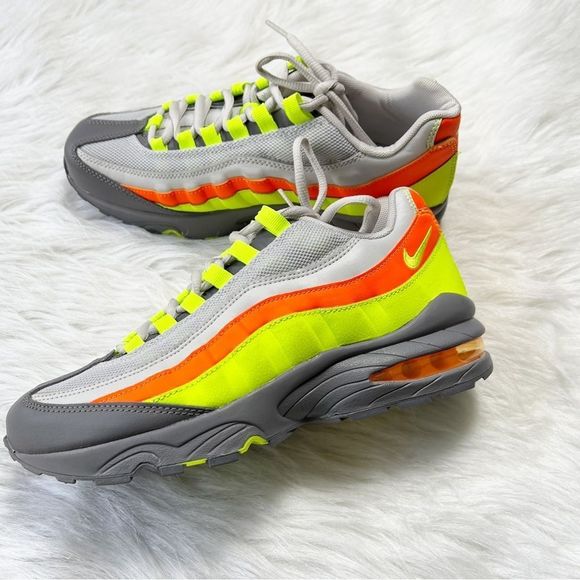 🎉HP🎊Nike Air Max 95 GS 'Vast Grey Volt' Sneakers - Picture 3 of 11
